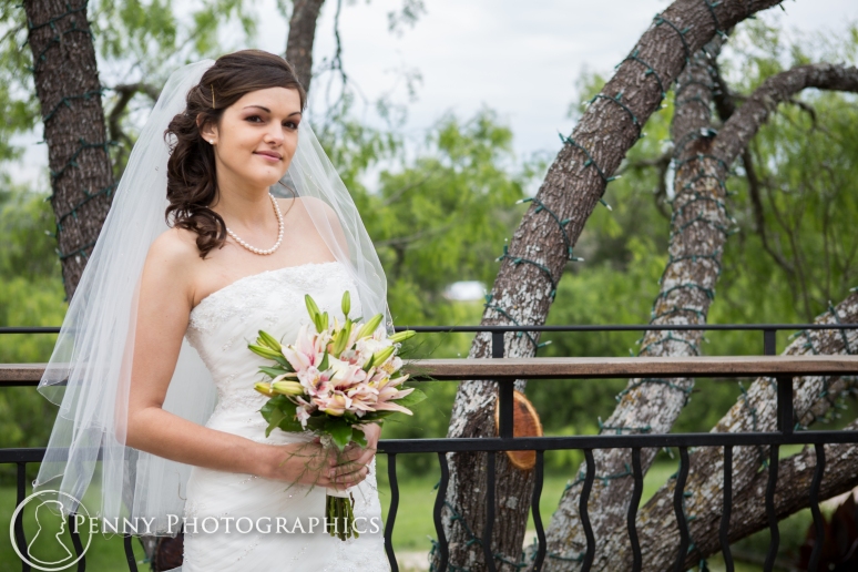 Bridal Portraits outdoor at TerrAdorna in Manor, TX