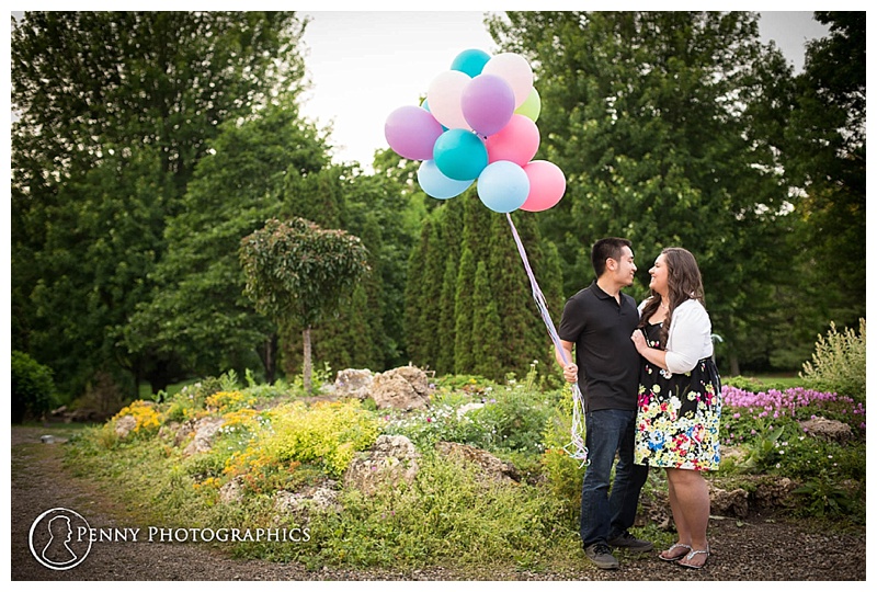 Lyndale Park Gardens Engagement couple with balloons