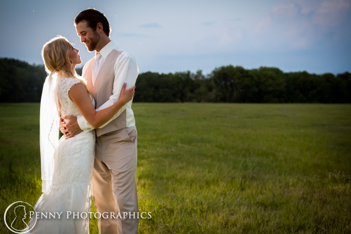 romantic-bride-groom-open-field