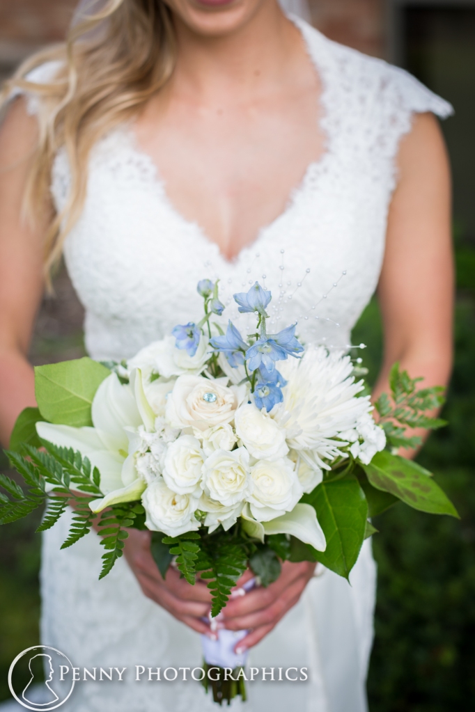 bridal-bouquet-outdoor